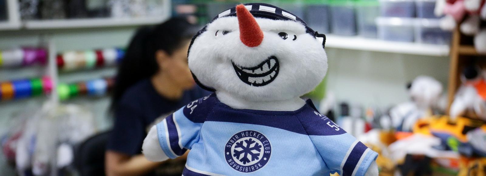 Улыбка для злого снеговика: репортаж с фабрики плюшевых игрушек