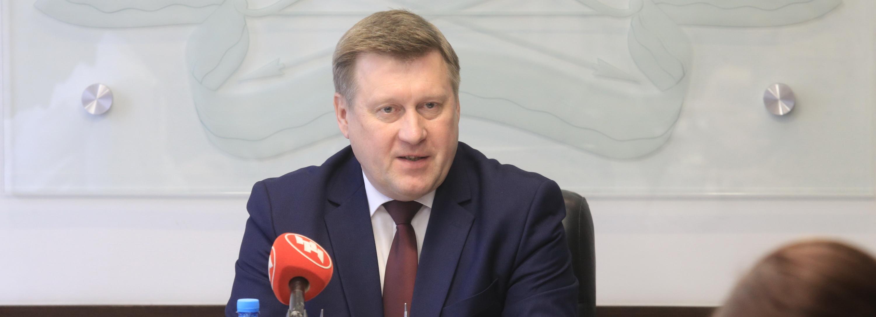 Мэр Локоть поздравляет журналистов с Днём российской печати