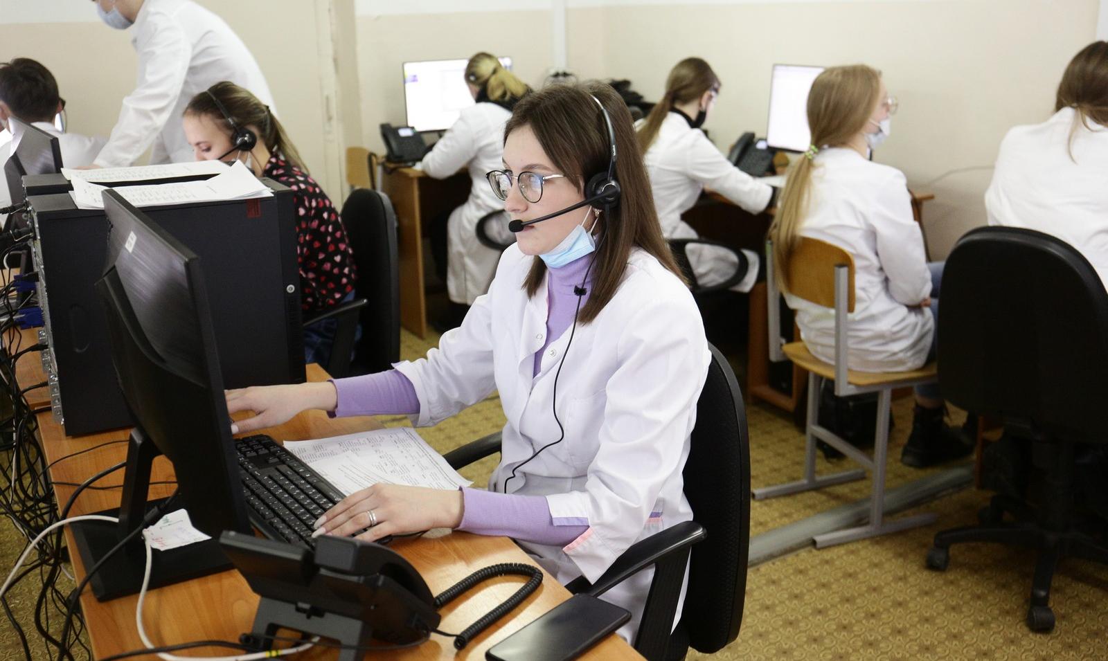 Записаться к врачу в Новосибирске теперь можно по номеру 122