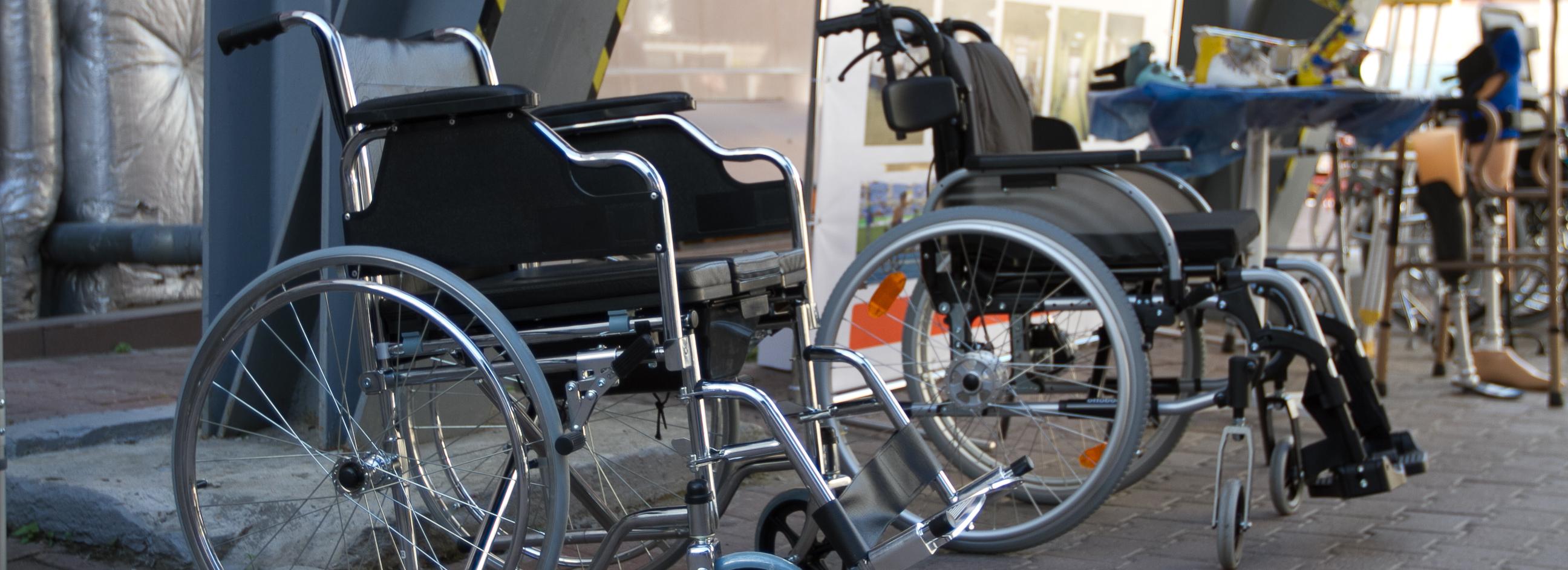 Пострадавшим бойцам СВО помогут адаптировать жильё под инвалидные коляски