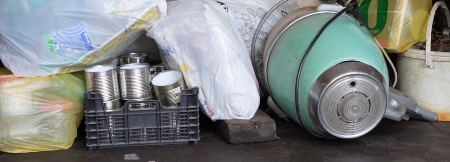 Ведро железок и советский пылесос принесли в «Экодвор» на Демакова