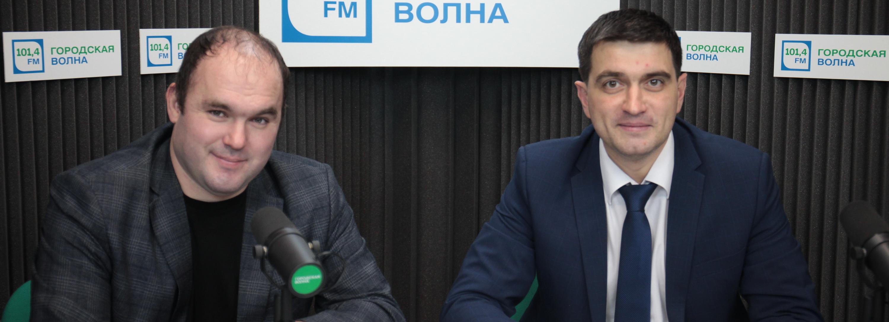 Вечерний разговор: патриотичная стела, стервятники и наказы депутатам