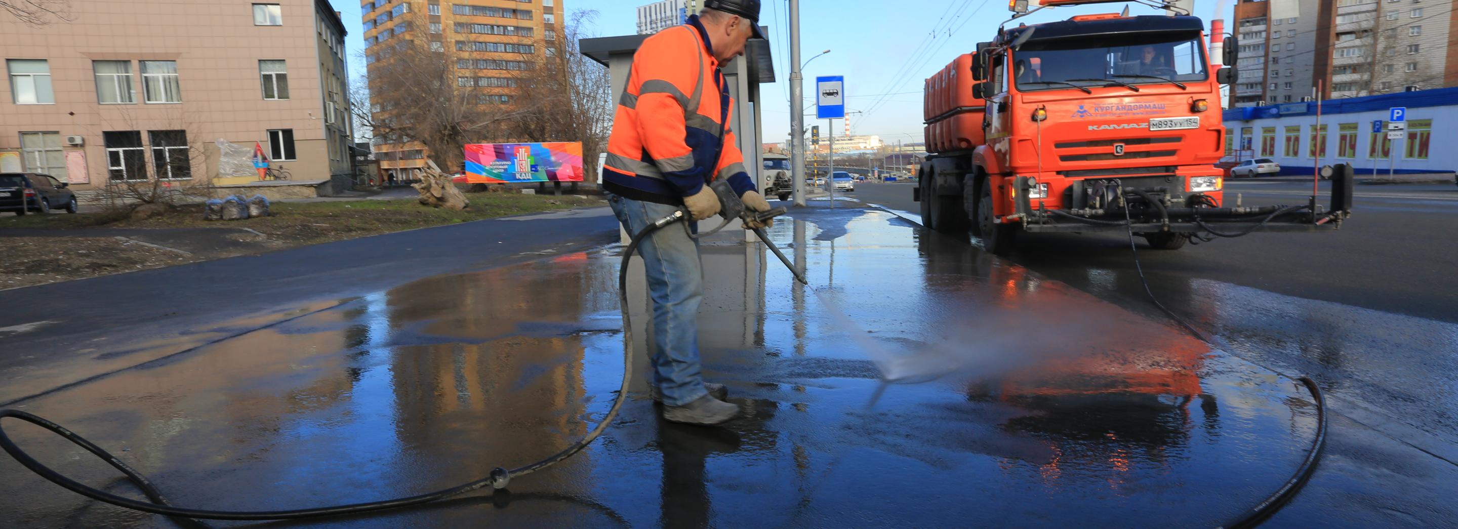 Поэтапную уборку в Ленинском районе организовала местная администрация