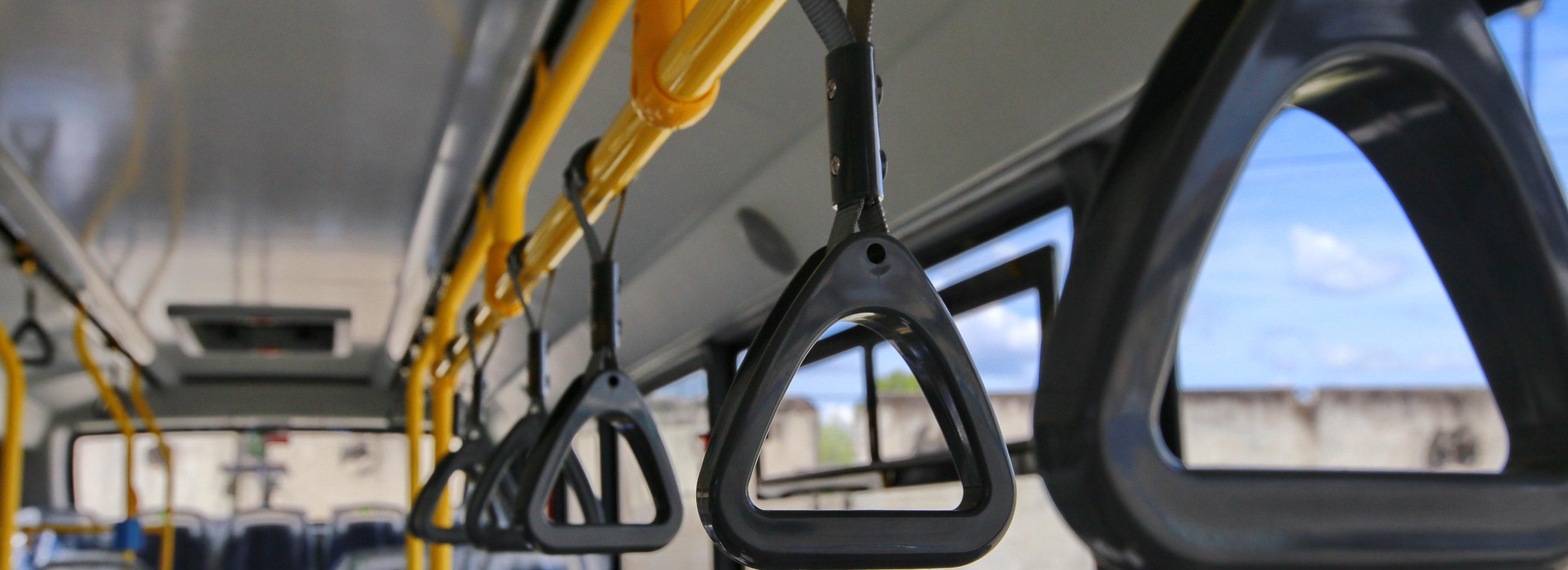 Автобус №30 пустили в объезд перекрытия на улице Есенина