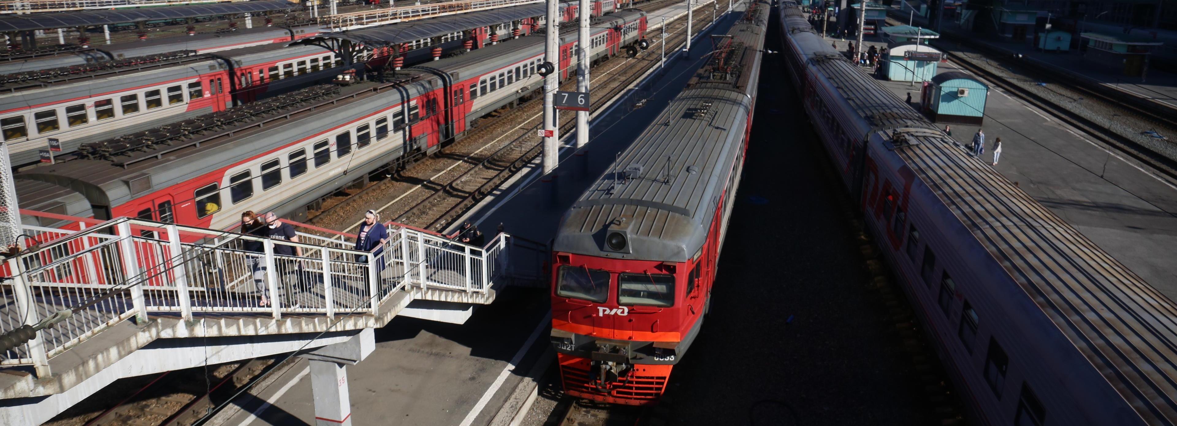 За полцены поедут школьники и студенты в электричках с 1 сентября