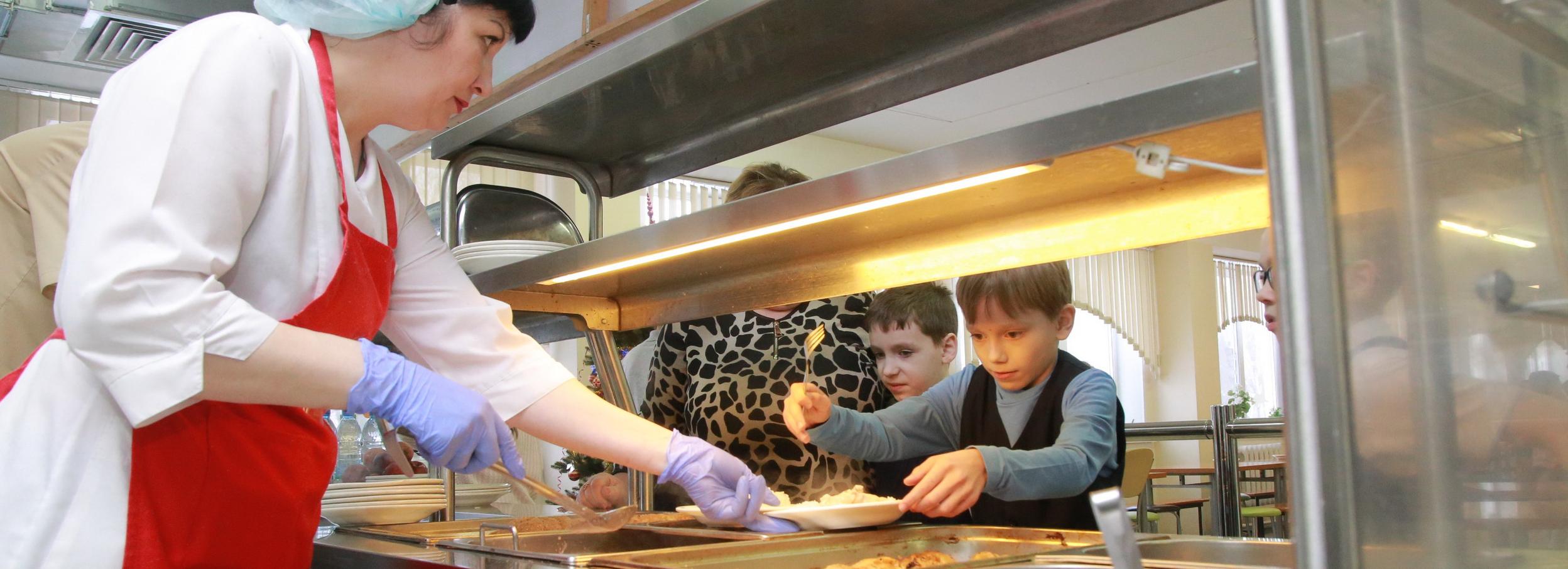 Названа новая себестоимость льготных школьных обедов в Новосибирске