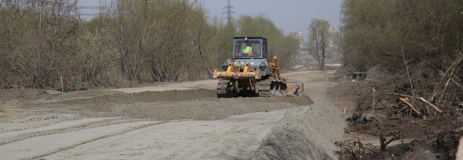 Первые сваи забивают на стройке четвёртого моста в Новосибирске