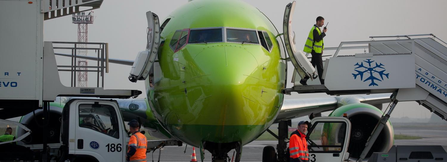 Airbus экстренно сел в Новосибирске из-за больного пассажира