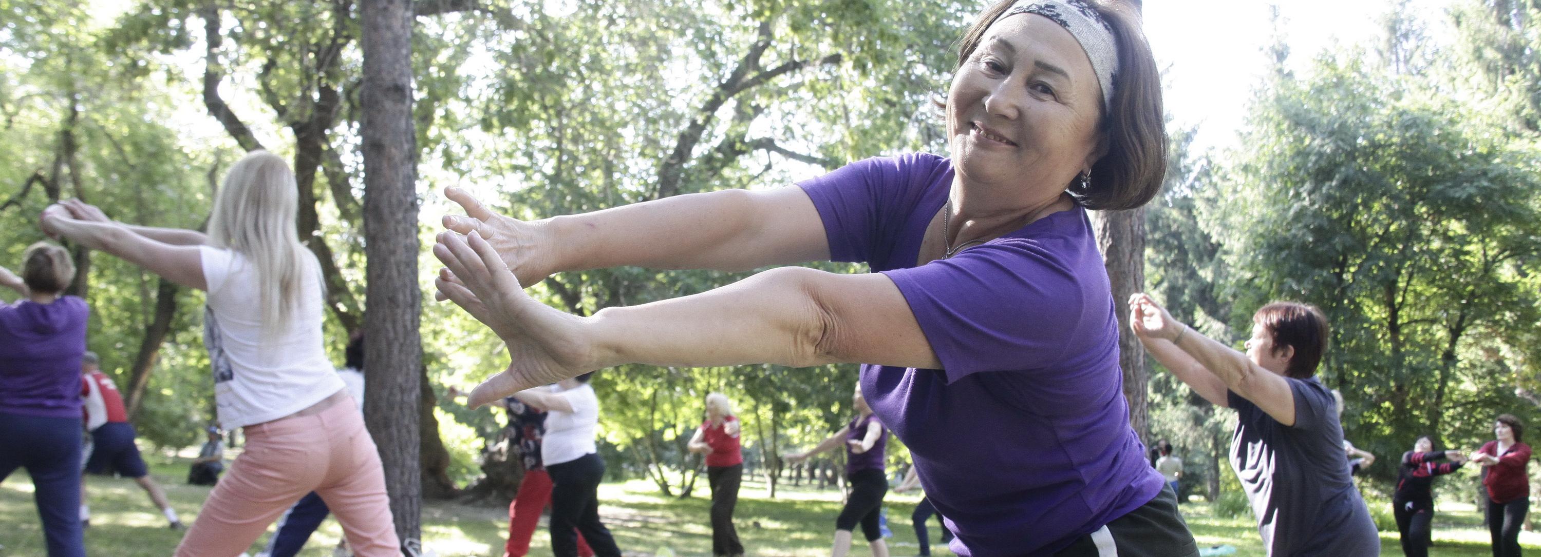 Новосибирцев зовут на летнюю гимнастику на свежем воздухе