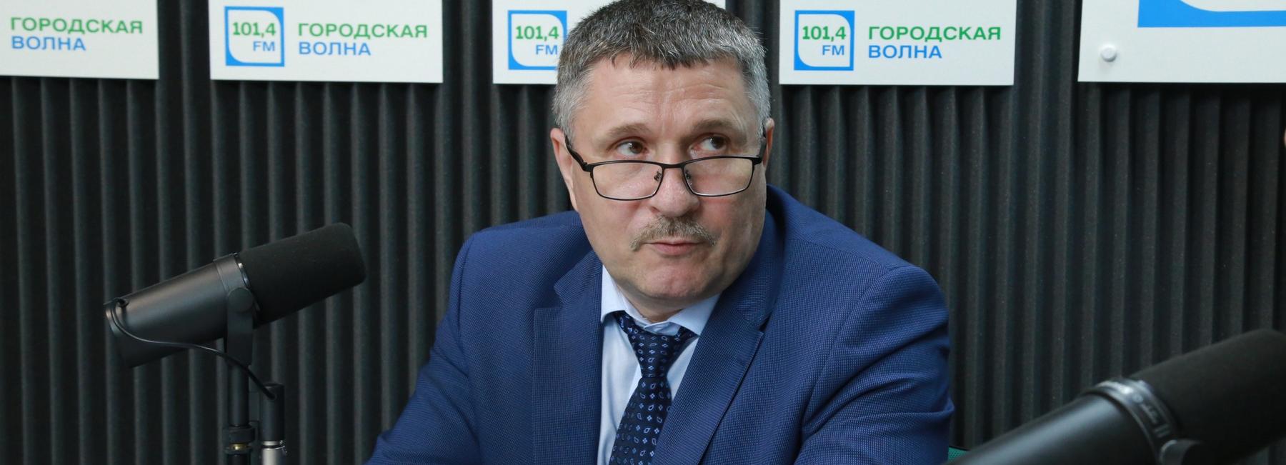 Районная приёмная: новый сквер, ремонт дорог и война с пылью в Дзержинке