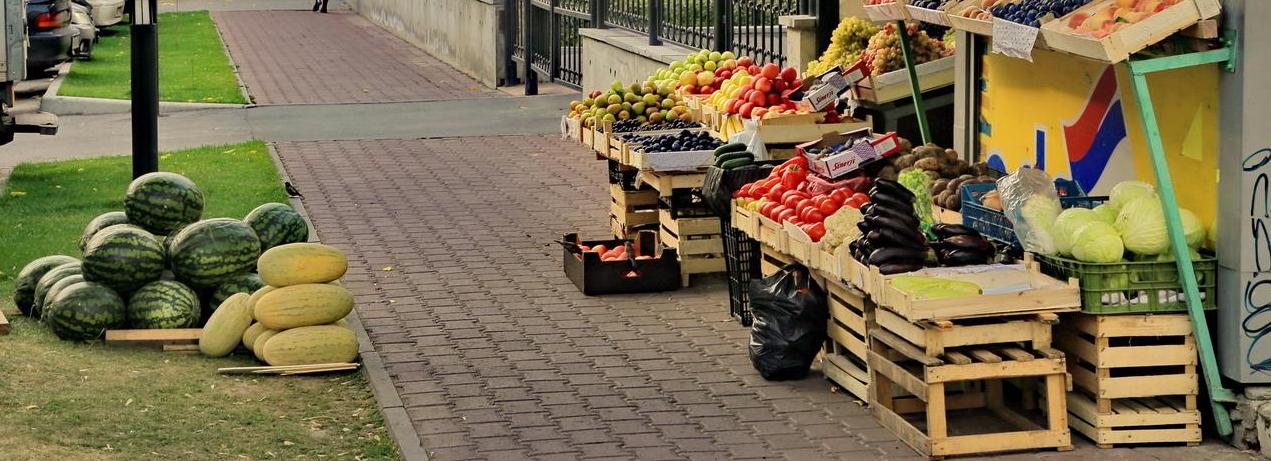 Десантники устроили драку из-за арбузов и дынь в Новосибирске