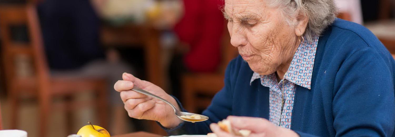 Кафе с бесплатными обедами для пенсионеров откроют в Новосибирске