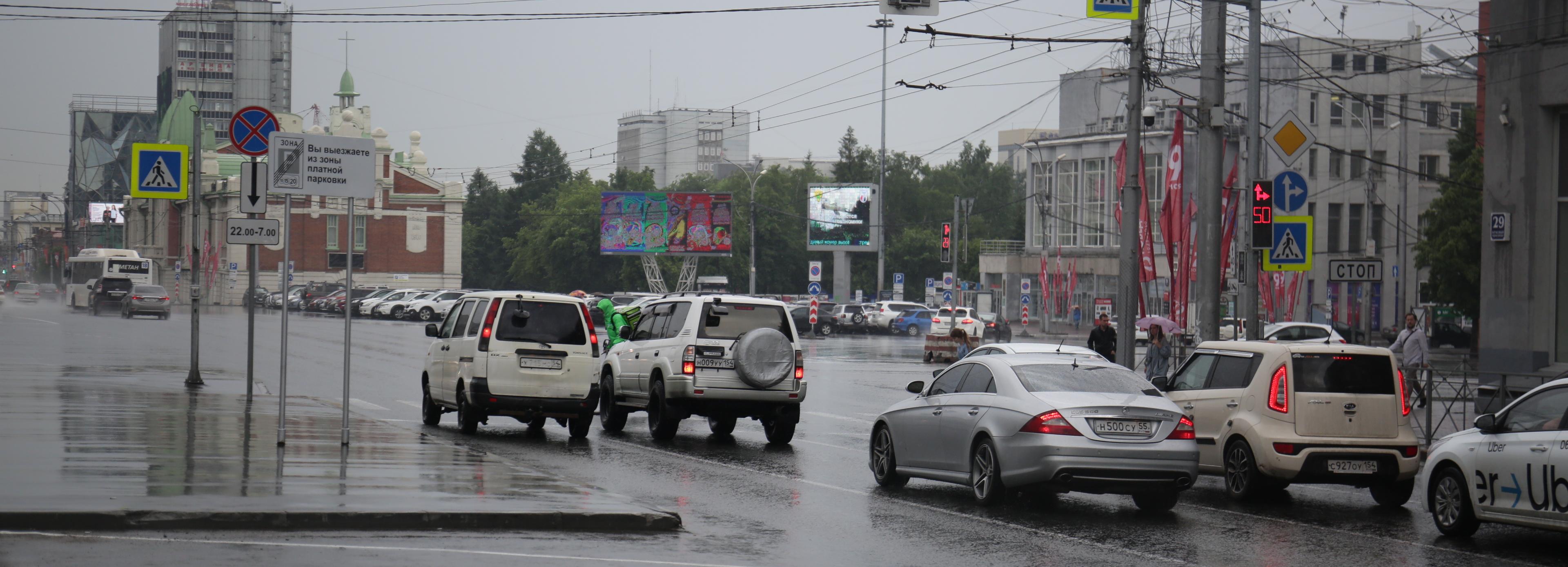 Парковка на площади Ленина станет платной для всех, кроме инвалидов