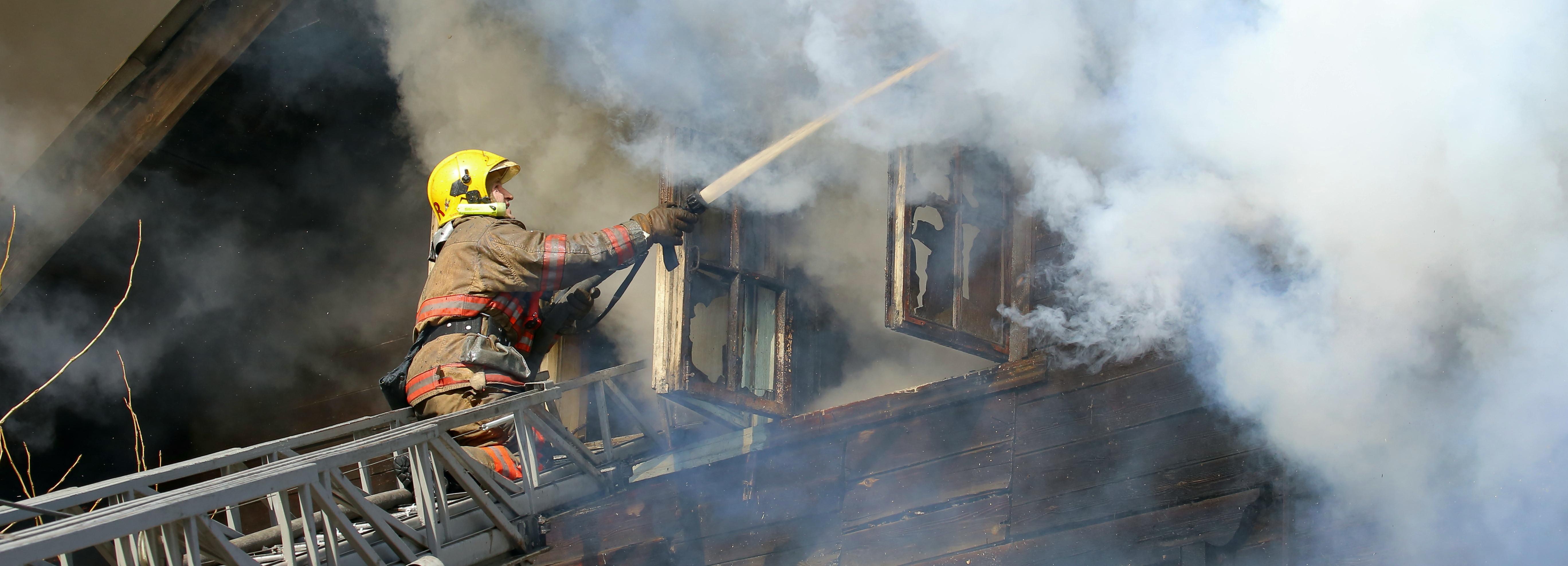 56 пожаров с тремя жертвами произошло в Новосибирске за неделю