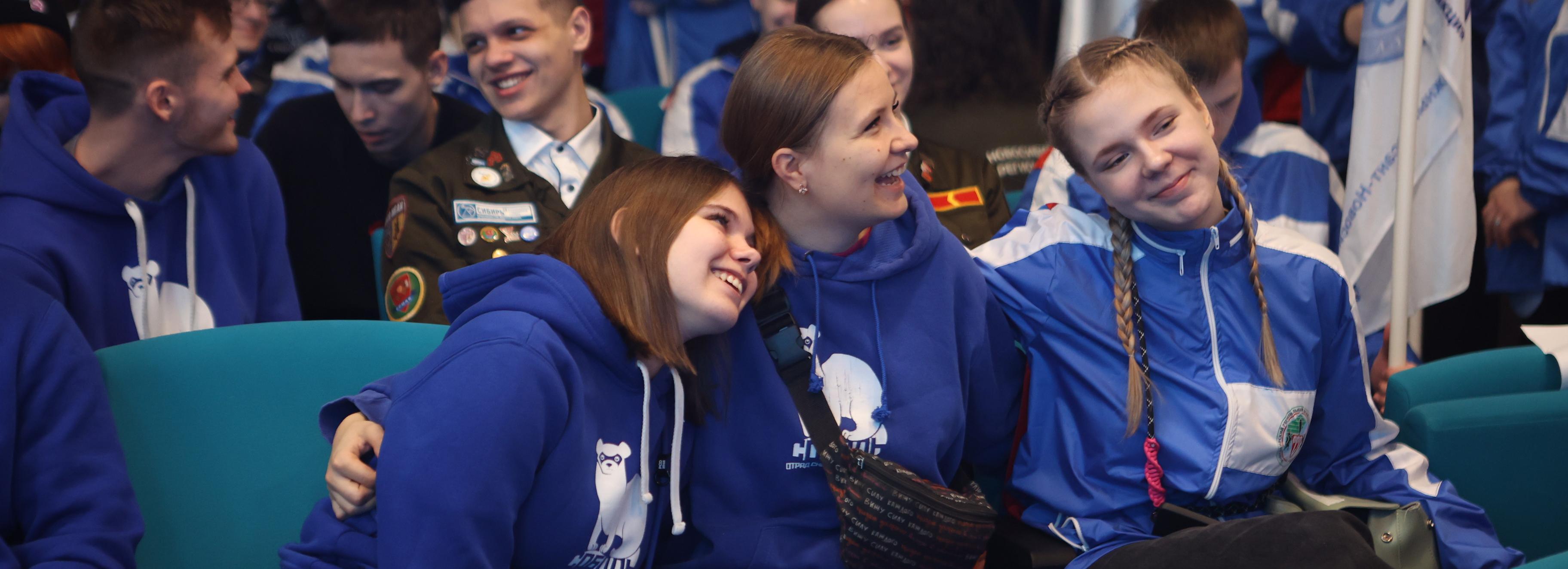 «Снежный десант»: 315 студентов едут чистить дворы и сельские обелиски