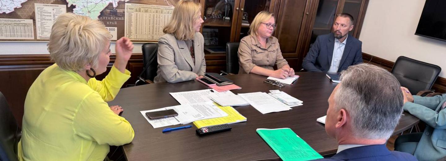 Министр образования стала наставником для бойца СВО в Новосибирске