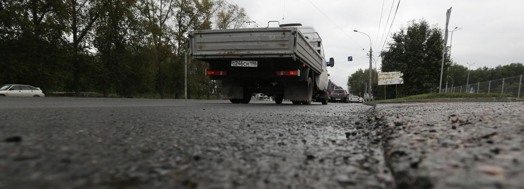 Проезд по Советскому шоссе в Новосибирске сузили до двух полос
