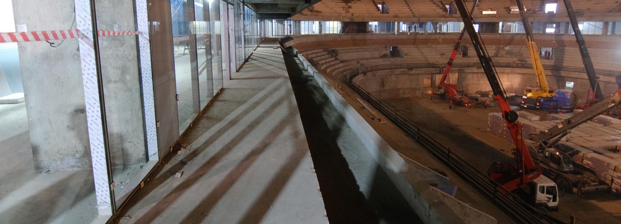 На стройке ЛДС в Новосибирске прокладывают сети электроснабжения