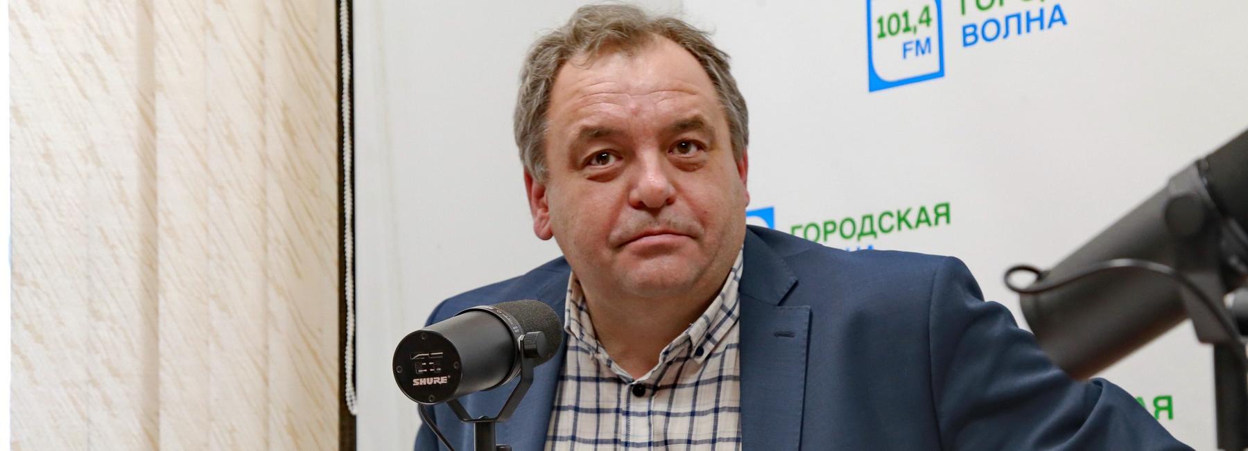 Мэр Новосибирска передал мандат депутата Госдумы Ренату Сулейманову