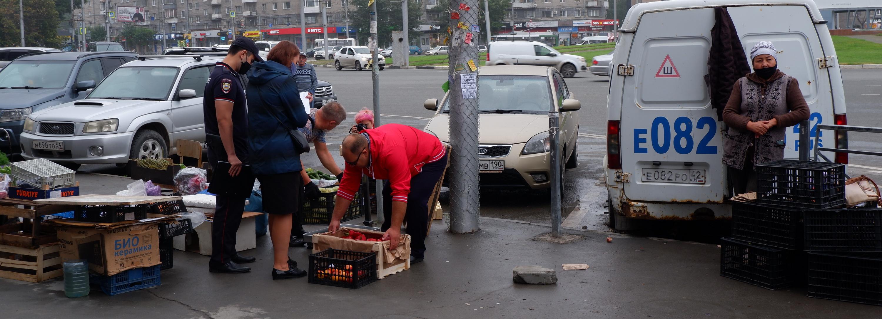 Тут вам не место: 1,7 тонны фруктов и овощей забрали у уличных торговцев