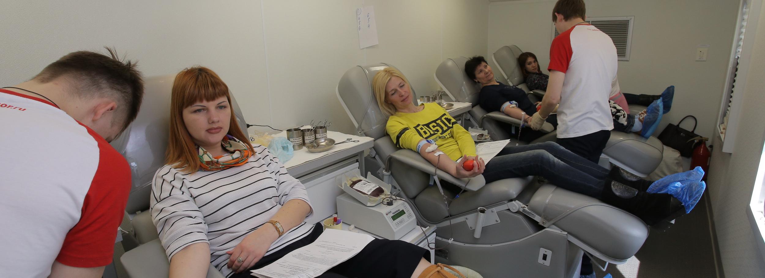 Сумки и толстовки за истории получат новосибирские доноры