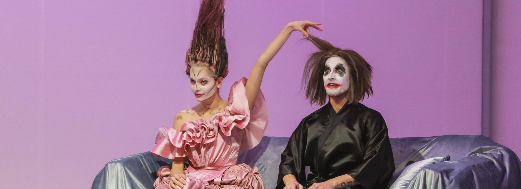 Фестиваль «Хаос»: театр на Таганке превратил «Тартюфа» в буффонаду