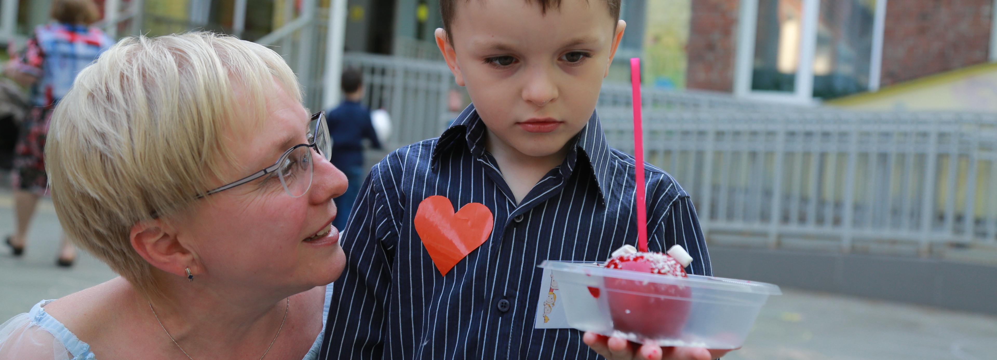 Сердечки, классики и сахарная вата: как начинаются «Каникулы в семье»