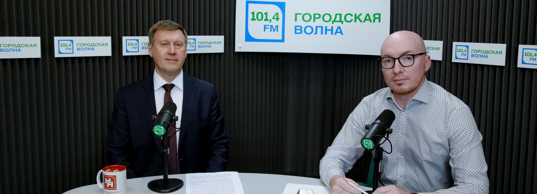 Мэр отвечает: сохранение трамваев, новые автобусы и грядущий День города