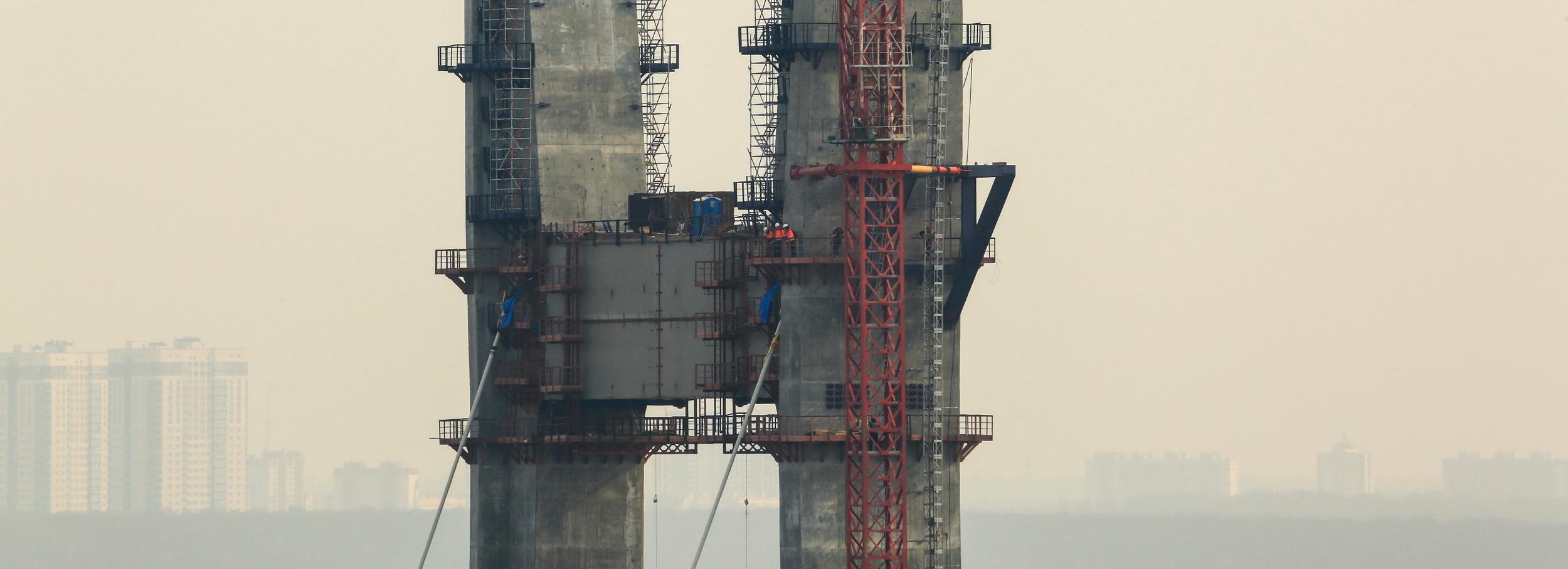 С дрона показали монтаж вантового участка четвёртого моста в Новосибирске