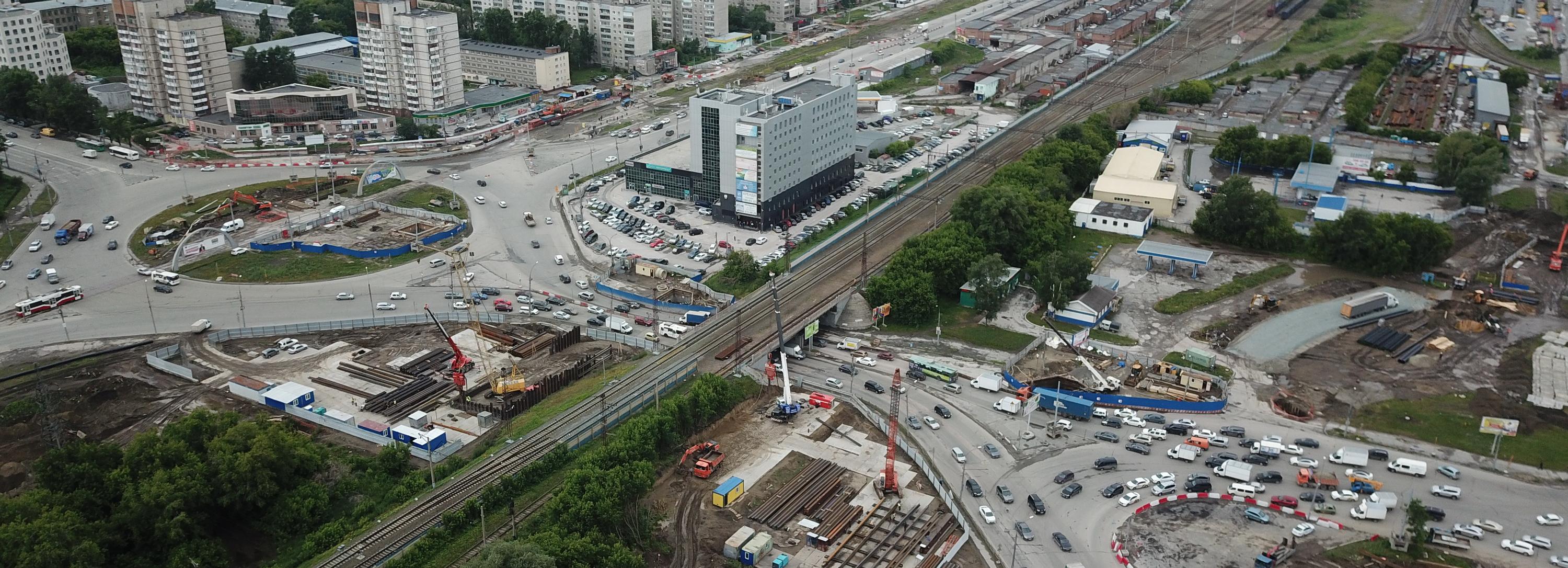 На площади Труда начали строить тоннель, который избавит её от потопов