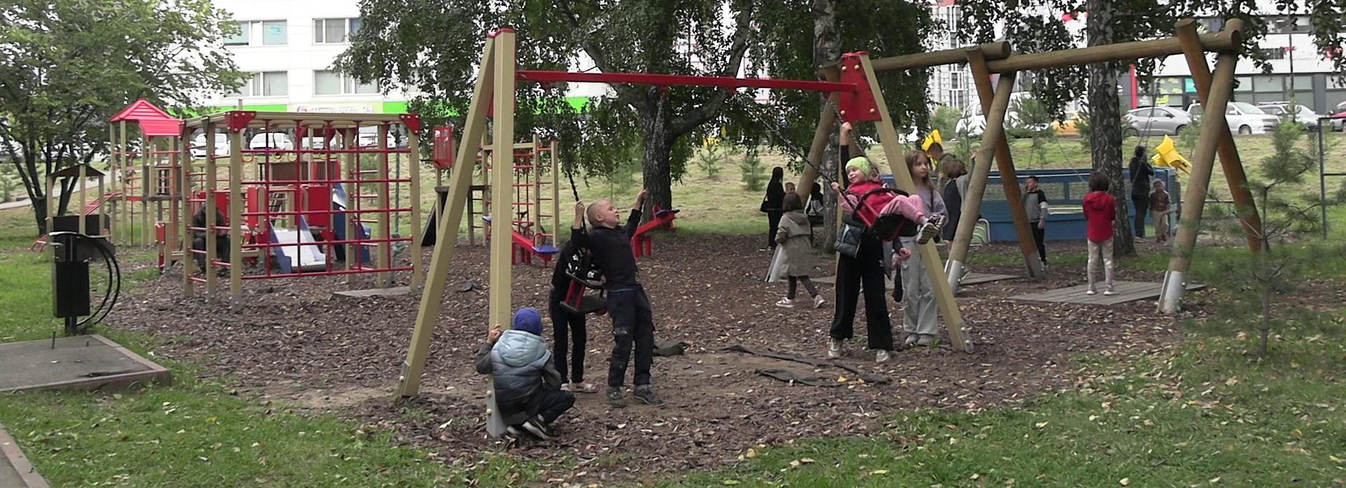 Новыми посадками отметили День соседей в мини-парке «Зелёный остров»