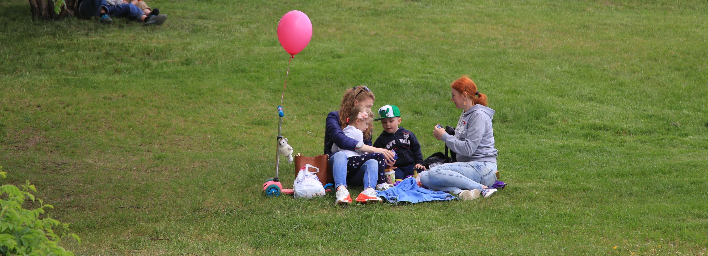 Афиша выходных: пикник на набережной, бесплатное кино и карнавал на воде