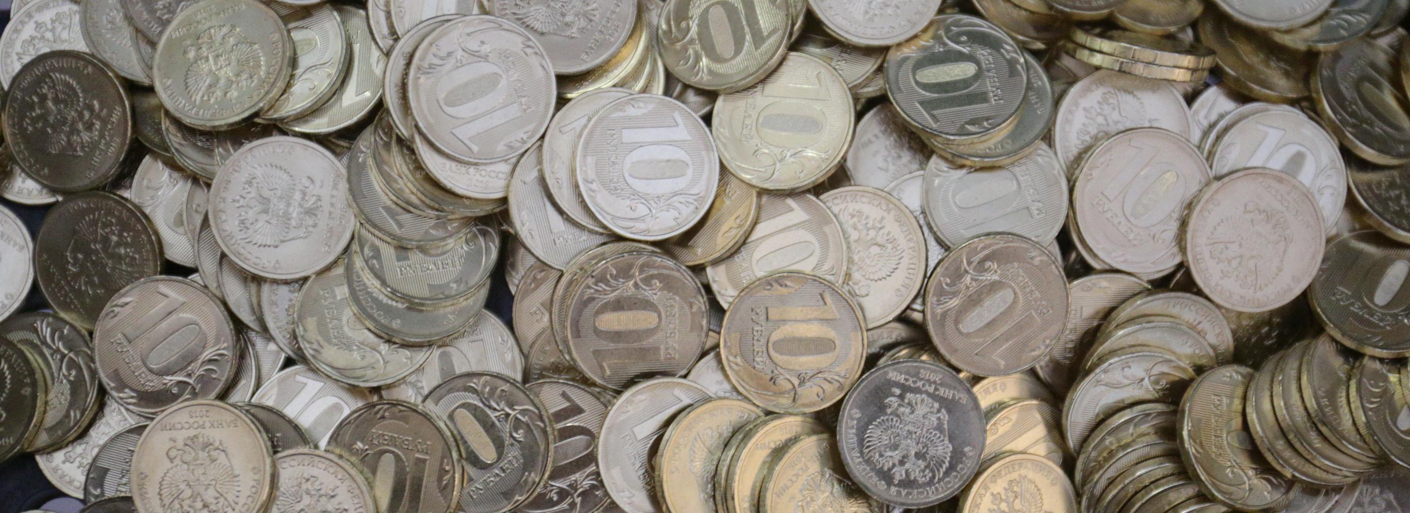 Обменивать монеты на купюры начали в пригородном вокзале Новосибирска