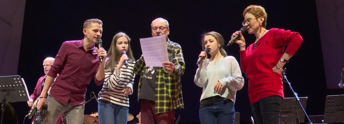 Хиты легендарной группы The Beatles прозвучали в новосибирской филармонии