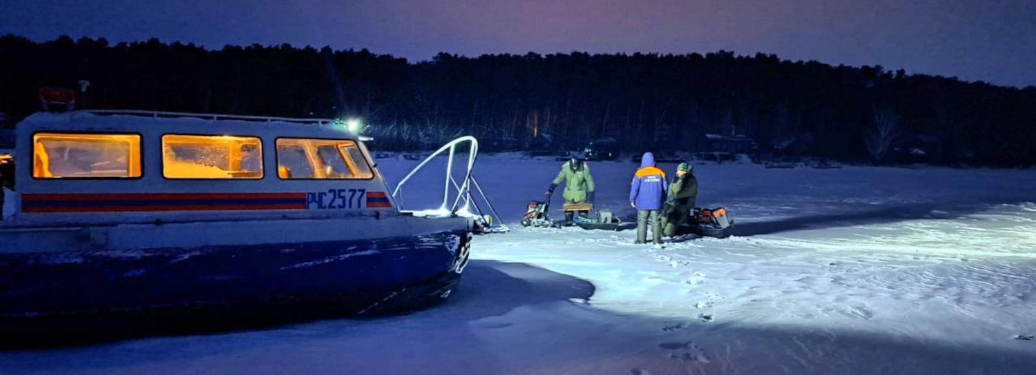 Мотособака с рыбаком заглохла посреди Новосибирского водохранилища