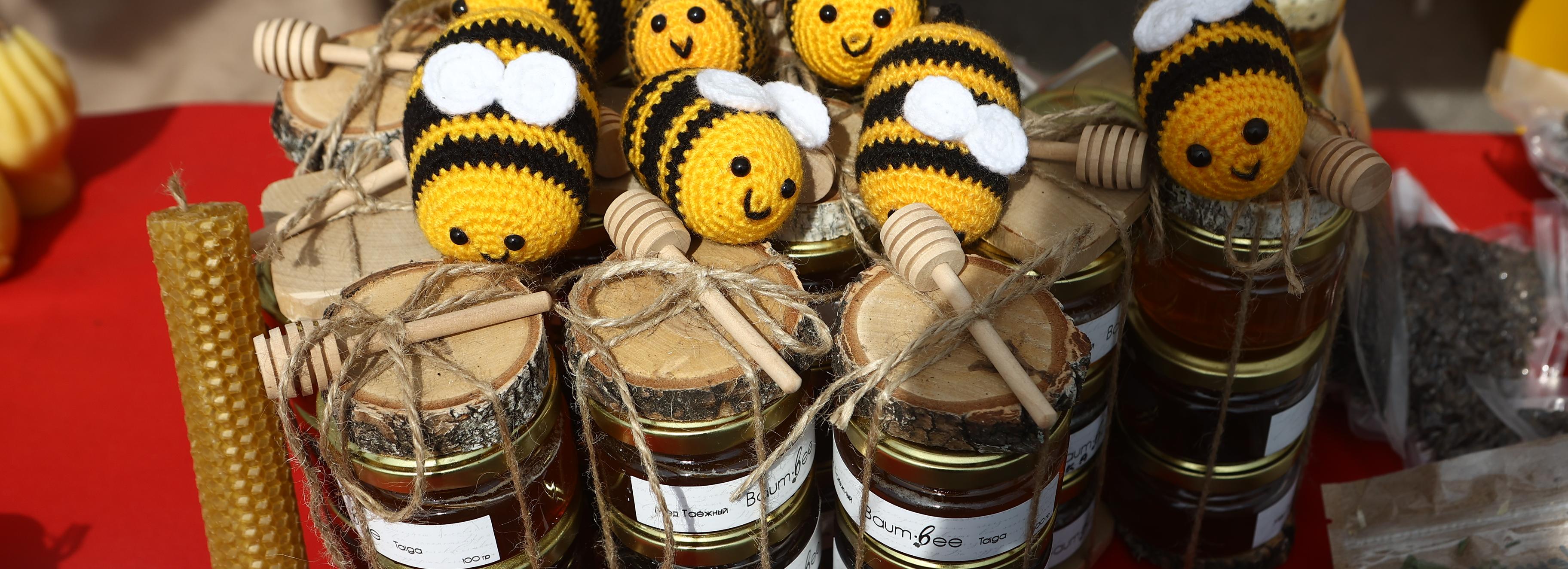 Стеклянный улей с живыми пчёлами привезут на ярмарку мёда у ГПНТБ