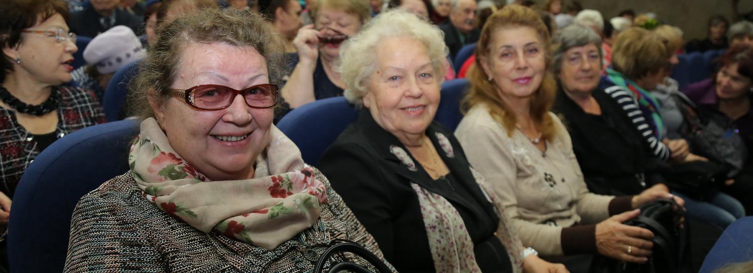 Проект «Счастливая бабушка» запустят комплексные центры соцобслуживания