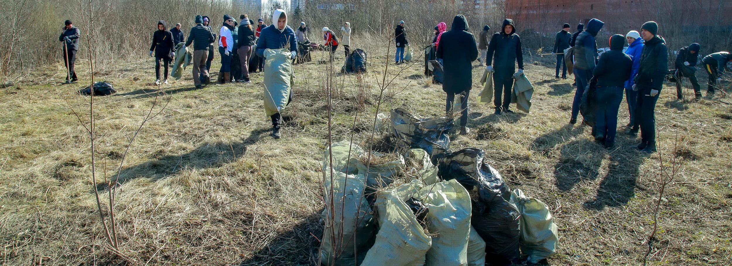 Мешки с мусором от субботника в Новосибирске вывезут до конца недели