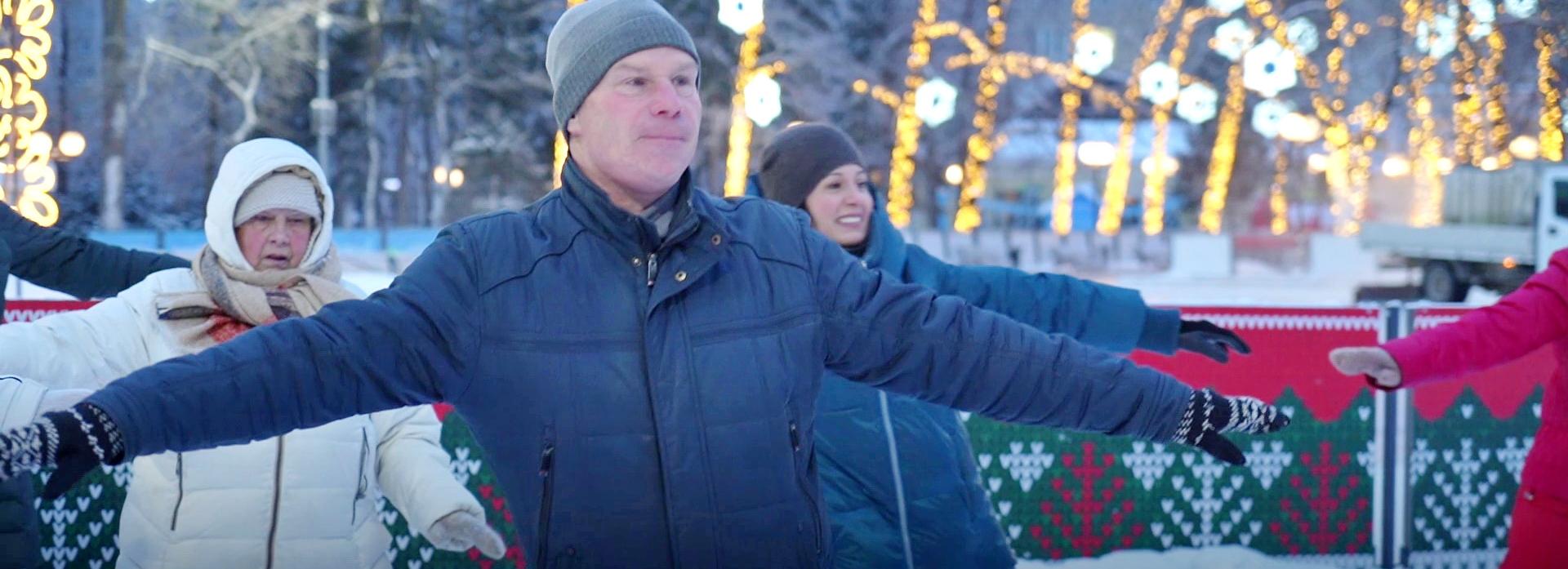 Зимняя гимнастика: новосибирцы размялись на морозе в Центральном парке