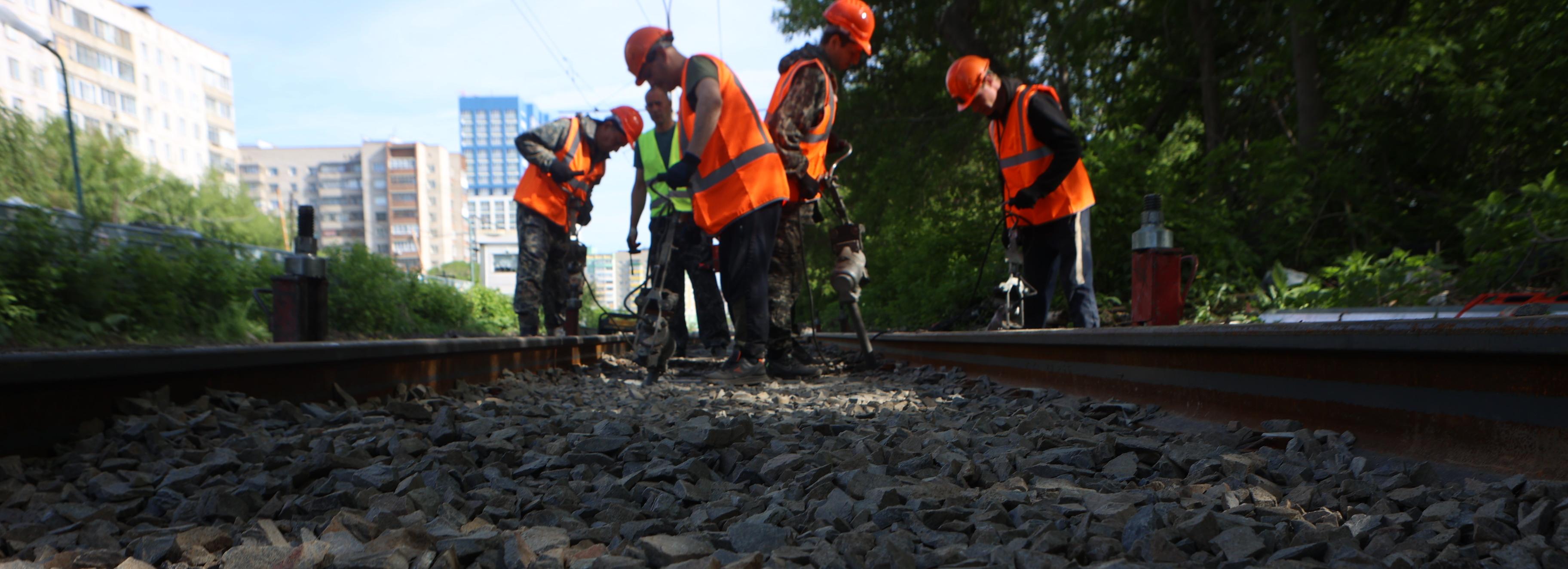 Мэр Кудрявцев: стартовал масштабный ремонт путей на улице Связистов