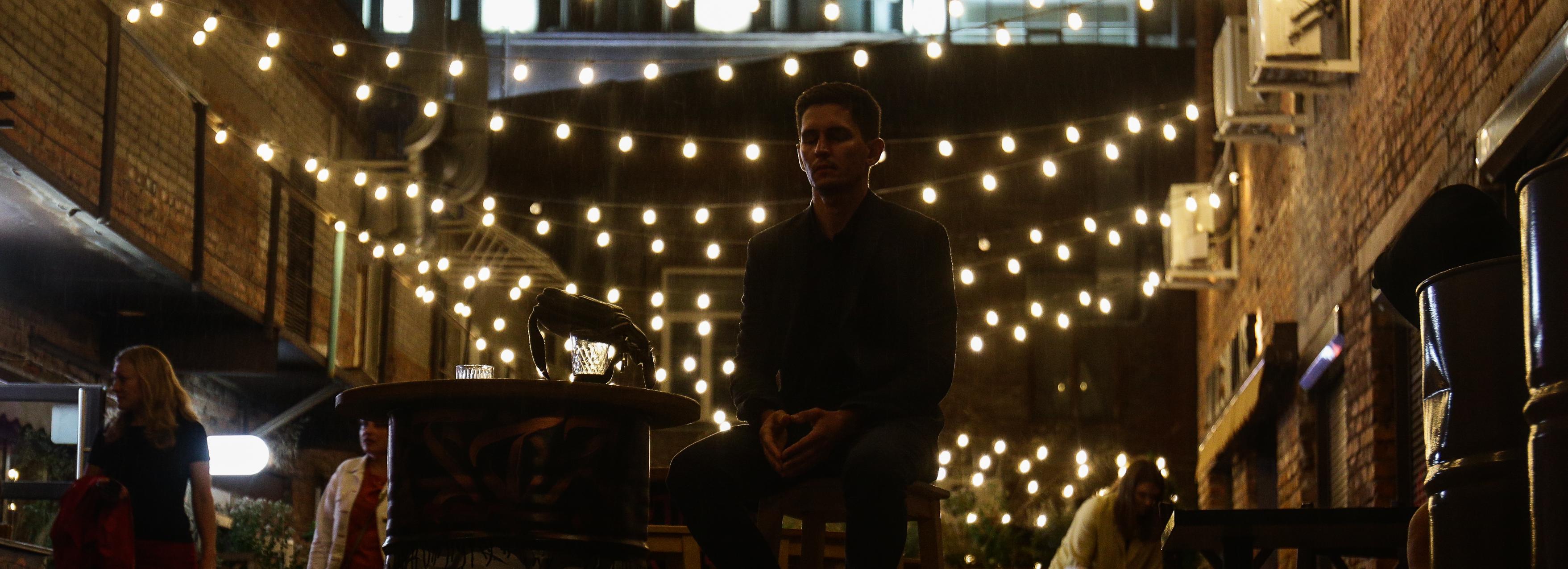 Летники и ресторанные дворики Новосибирска: фонарики, качели и вкусная еда