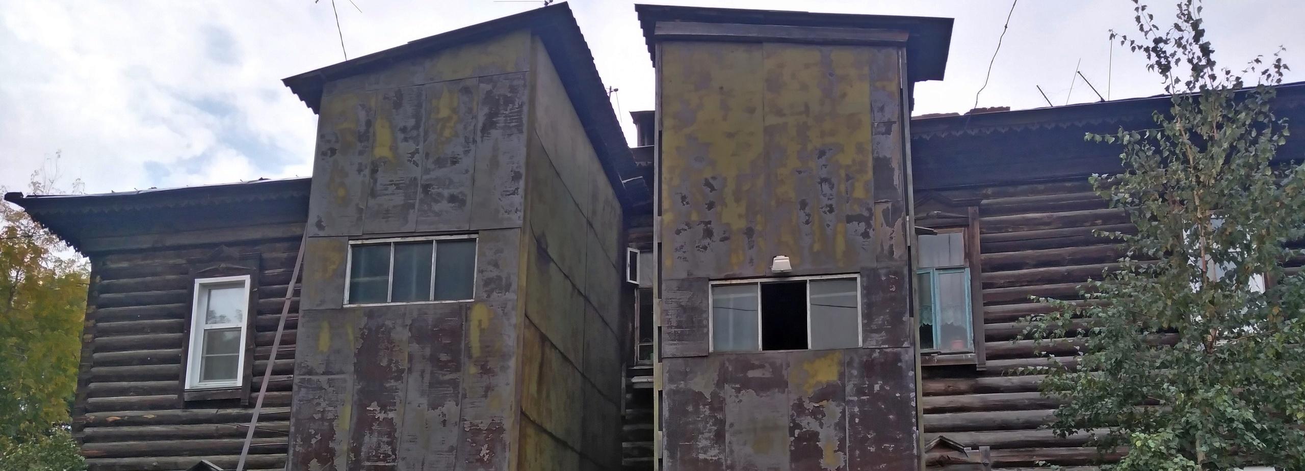 Уникальный жилой дом с железными подъездами хотят снести в Новосибирске