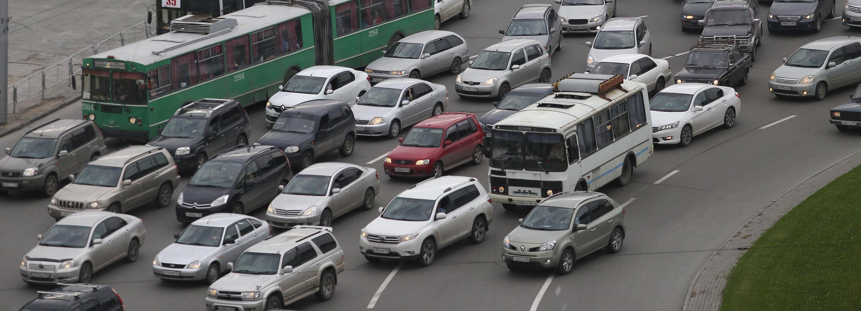 Способы борьбы с пробками в Новосибирске назвал мэр Кудрявцев