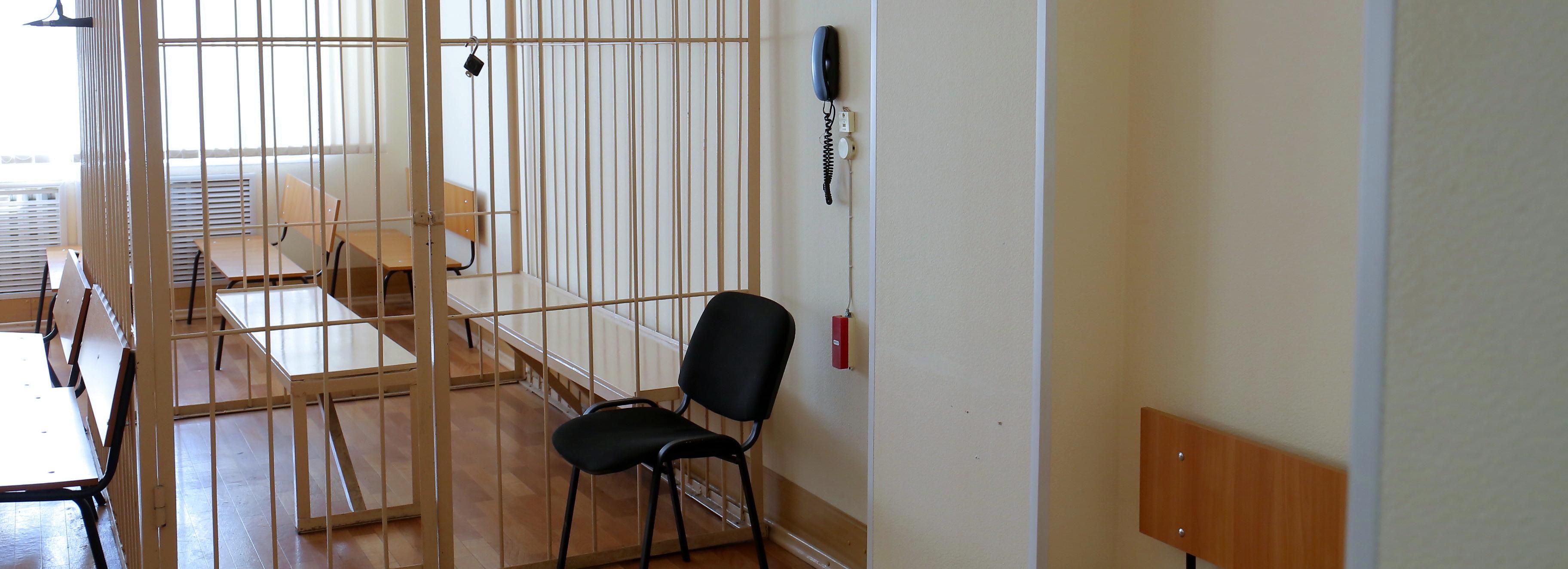 Суд начал рассматривать дело о гибели рабочего в траншее на Объединения