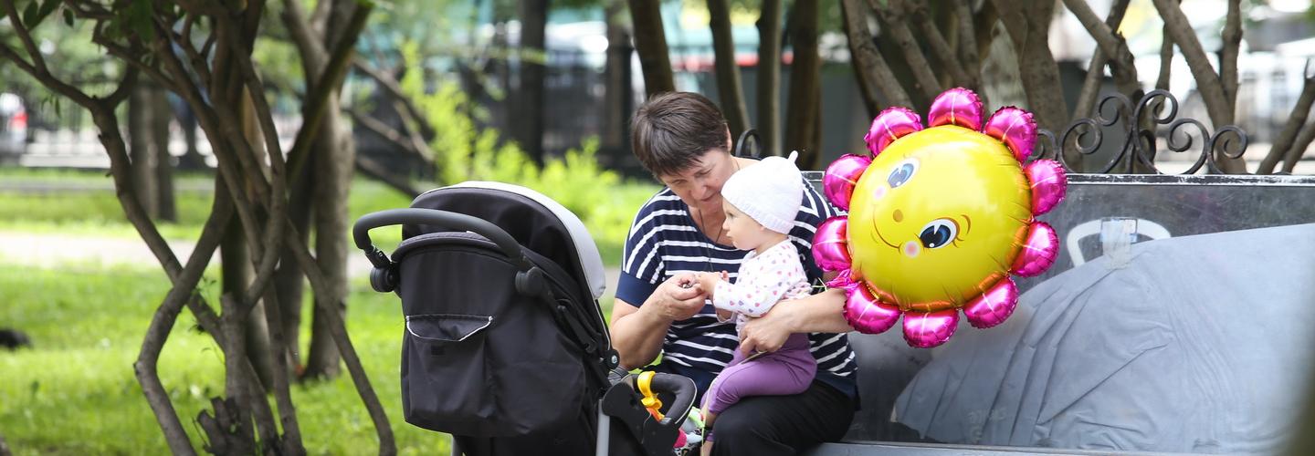 Новосибирцам начали платить пособия на детей в 10 тысяч рублей