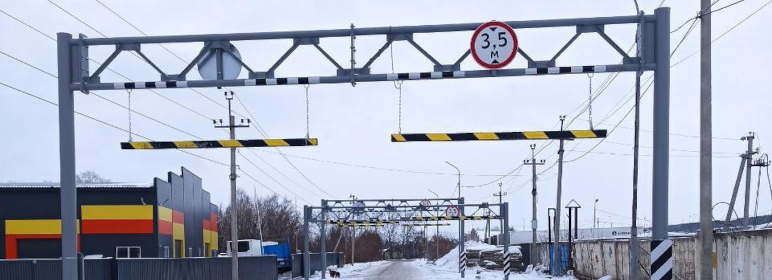 Рамку-ограничитель на Малыгина починили после атаки дальнобойщиков