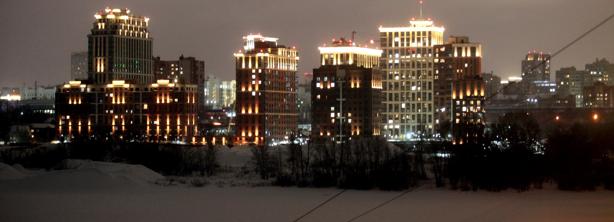 Ночной Новосибирск: светящиеся небоскрёбы, белые львы и свой Биг-Бен