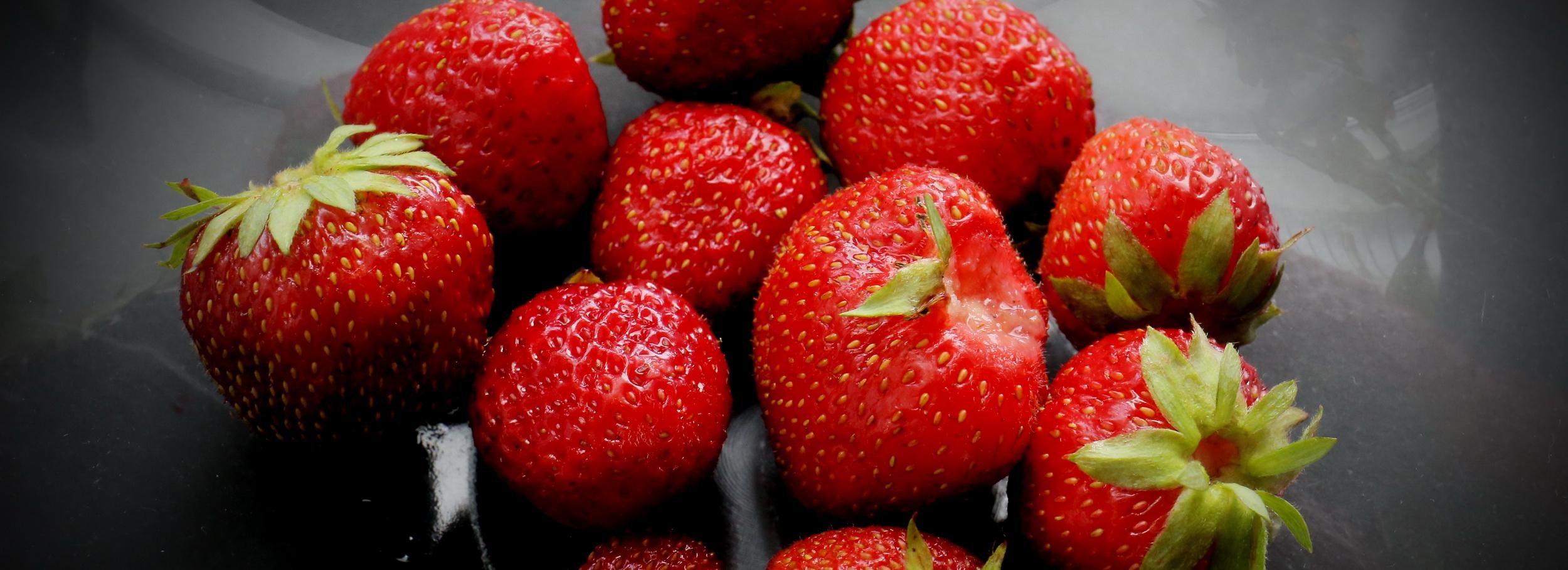 Социальная ярмарка предлагает клубнику и щербет со скидкой