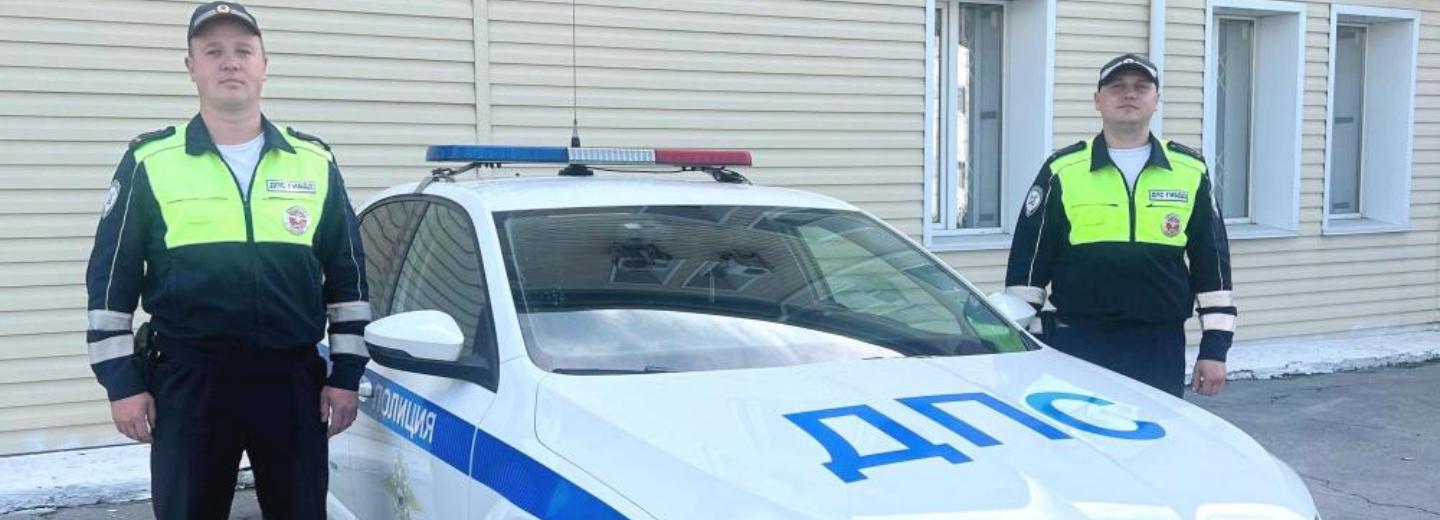 Гаишники помогли беременной доехать по пробкам в роддом за 15 минут