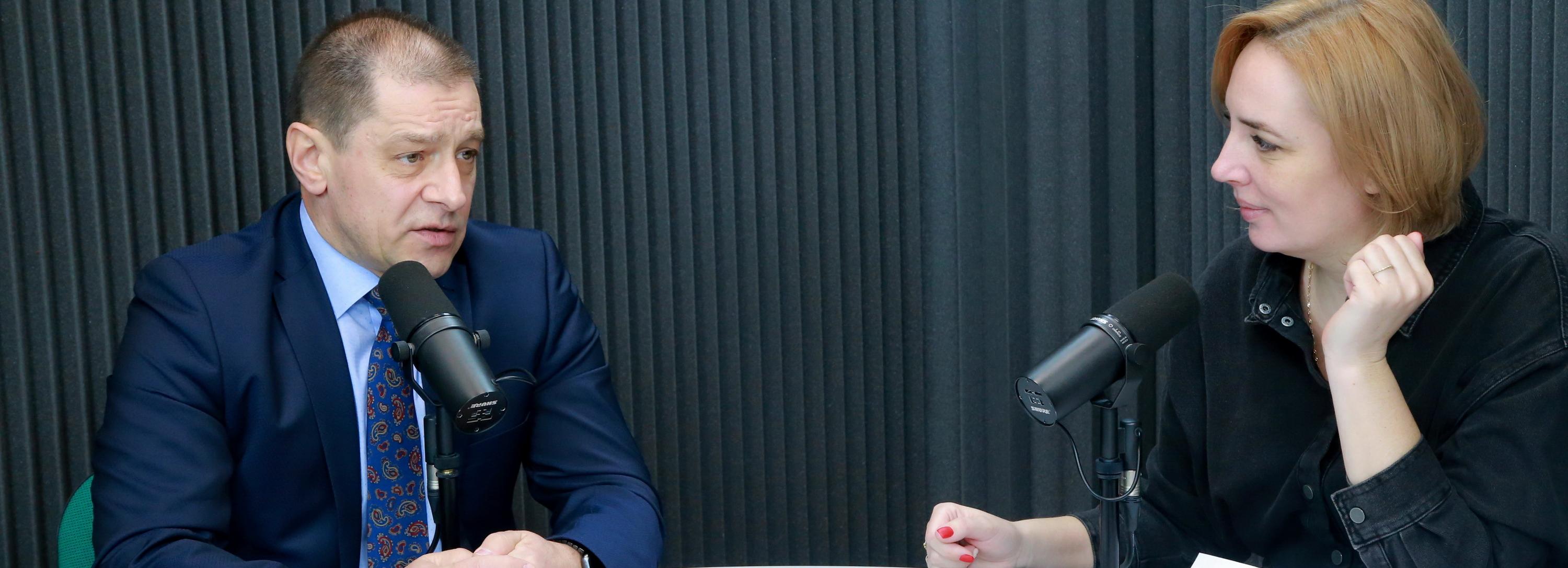 Районная приёмная: ремонт дорог, антипыль и 15 тысяч цветов в Калининке